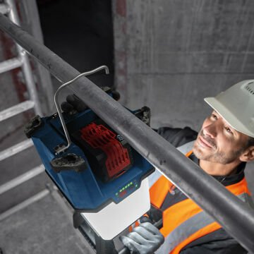 BOSCH GLA 18 VH-7500 Profesyonel Akülü Fener (Karton Kutu İçerisinde) (Solo Makina) - (Teslimat Kapsamında Akü ve Şarj Cihazı Yoktur)